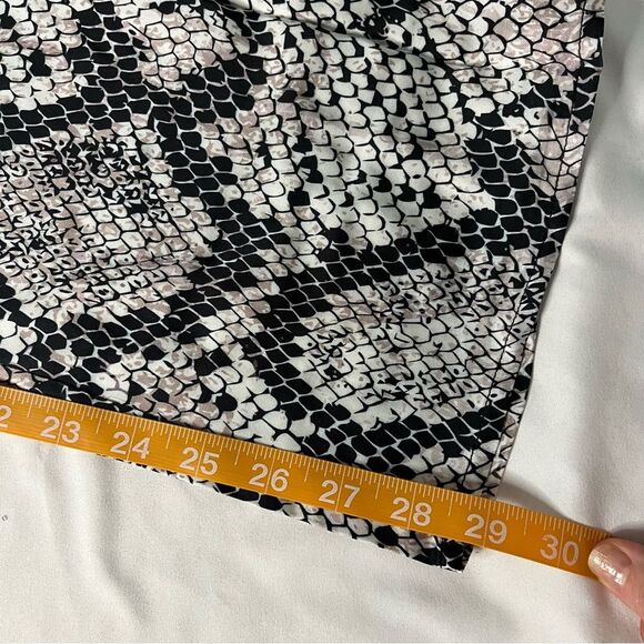 NWT Chaser Women Sz S Grey Snake Print Wide Leg Jumpsuit Spaghetti Strap V Neck - Picture 8 of 10